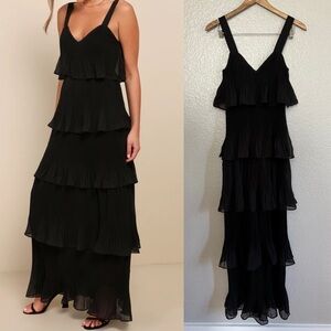 Elegant Nature Black Pleated Sleeveless Tiered Maxi Dress